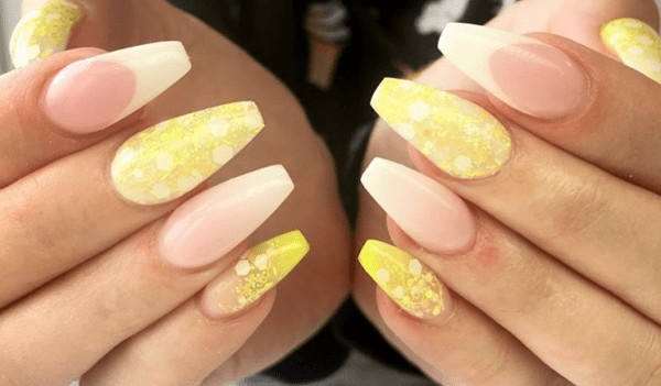 Kristina Thompson adds a fresh twist to the baby boomer design with this look