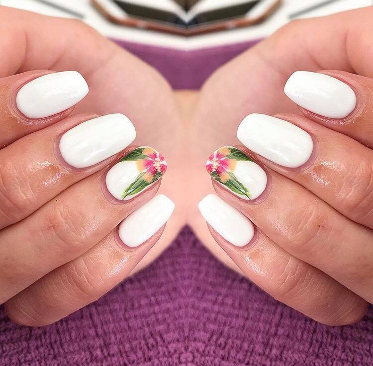 Danielle Powers nails