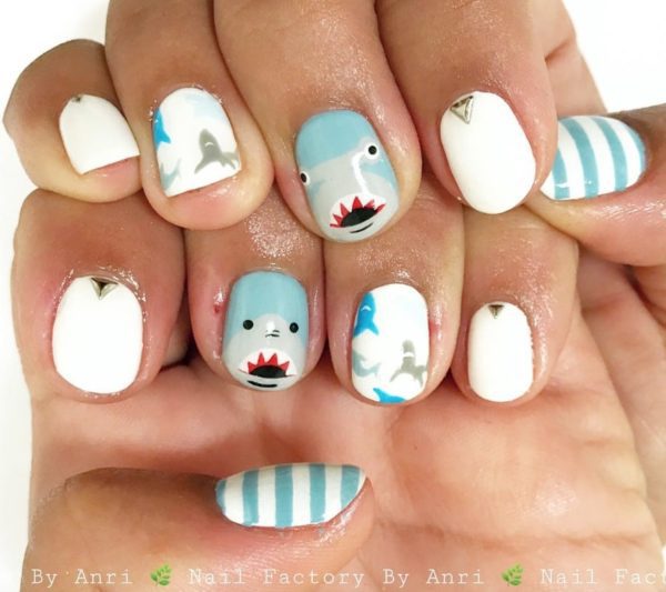 We love the detailing in this look from @nailistanri