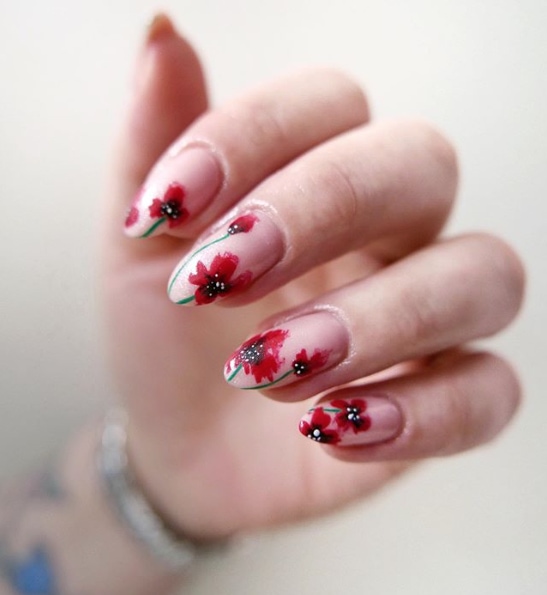 poppy nails