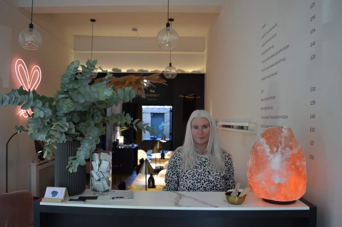 A28FB4F4-CDC2-4D1D-BF53-32BA1BC13D90