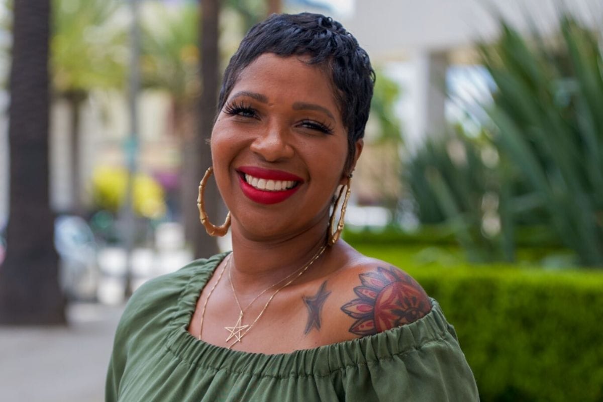 Natasha Ray Noir Grooming