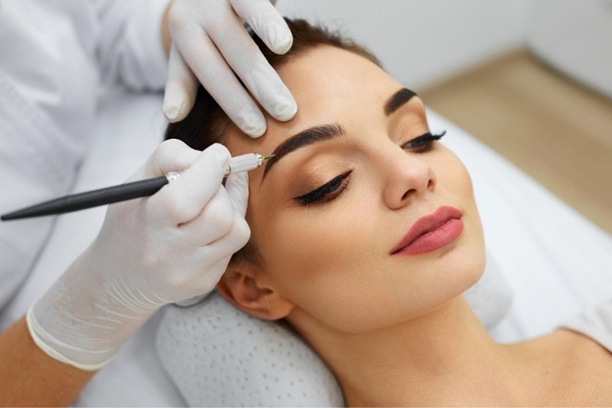 close contact beauty