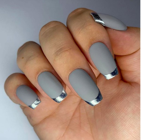 This set by @withlove.liberty uses grey, a practical shade that blends the opposing tones of black and white, which is soothing to a Virgo.