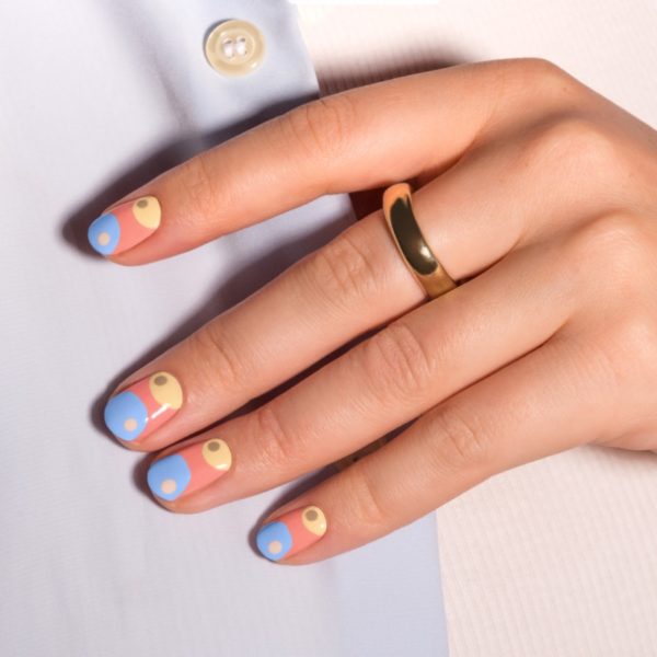 Violetta at @yeswhatnails