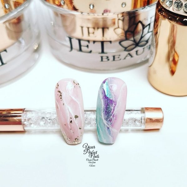 Cassie Powell Nail-Artist