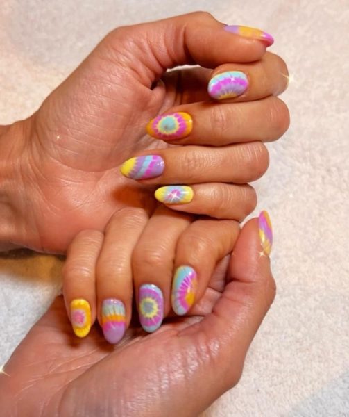 Nail artist to the stars, Queenie Nguyen, designed this tie dye set for model, Alessandra Ambrosio. @nailartbyqueenie 
