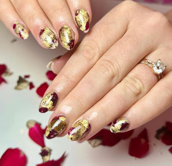 Storme Hargreaves paints historical books