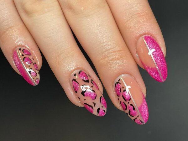 Barbiecore goes wild with this glittering leopard print design by Scotland-based tech, @butterflynailswhitehills.
