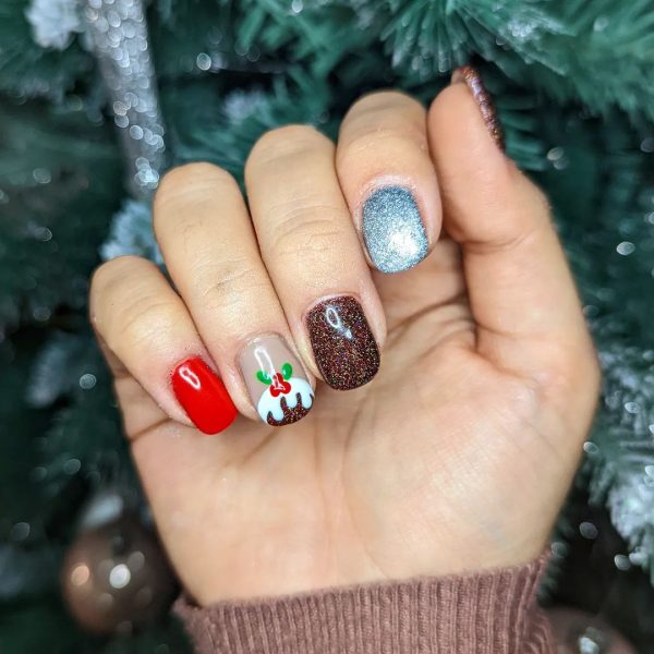@nailsbynikki.m wants some figgy pudding.