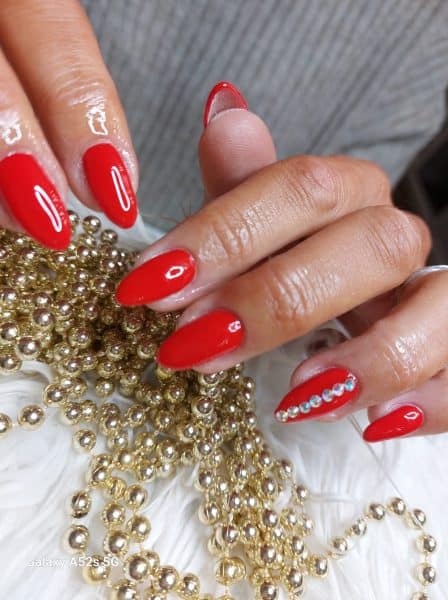 Paula Carr - "Diamonds on the ring finger for me."