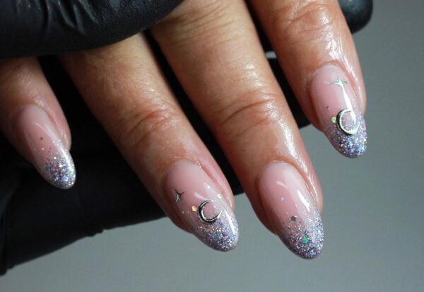 @_iwnails - "Moon and stars nails"