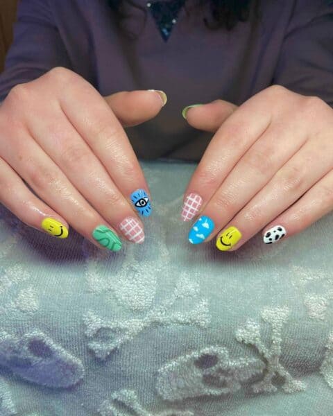 @littlehouseofnails_ - "Pick n mix nails"
