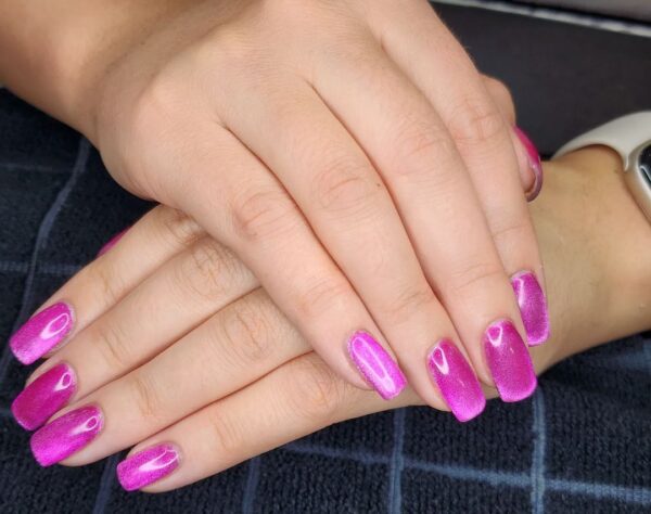 @xtranailbar predicts cat eye nails will be popular this year