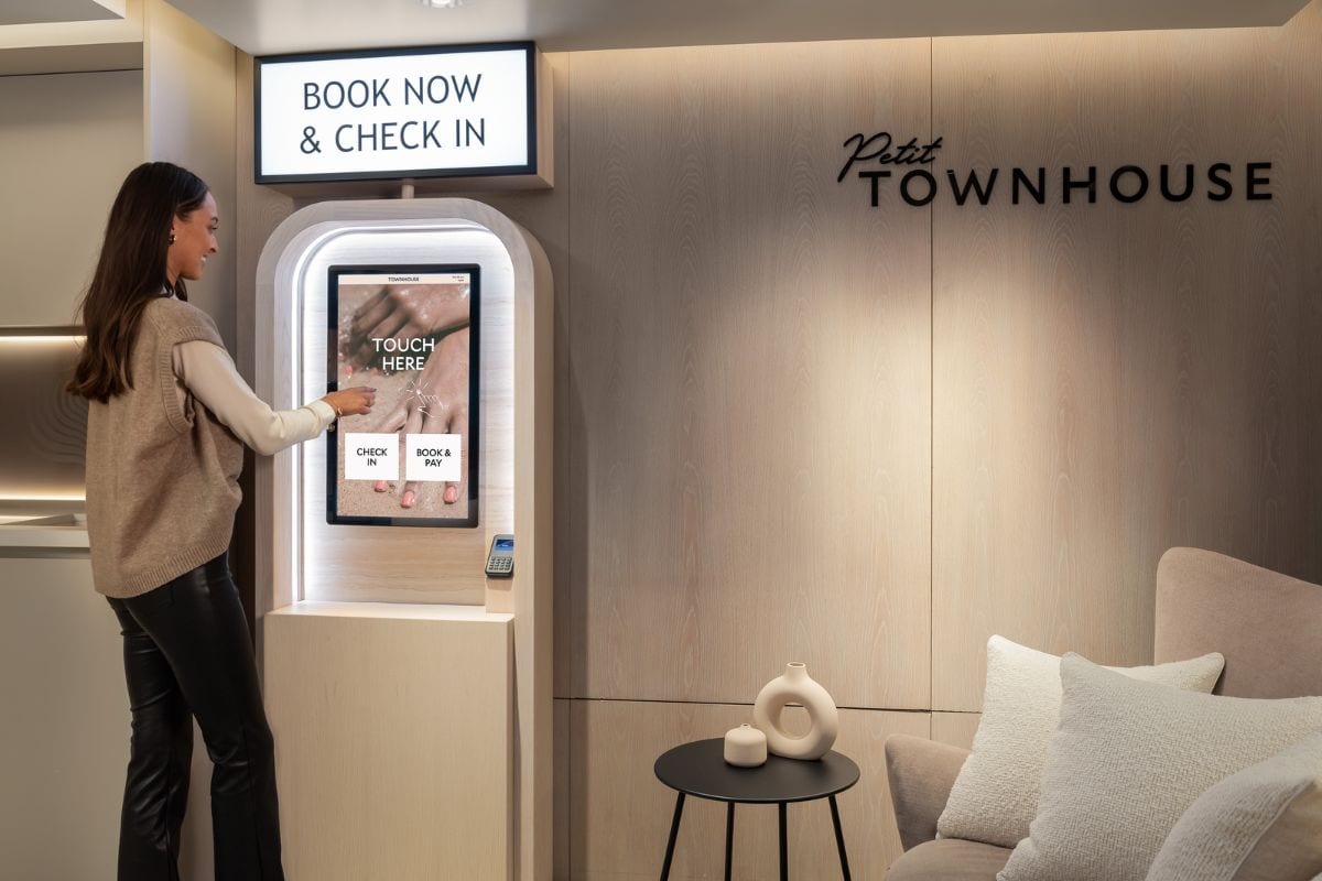 CHLOE Web newsfeature template 1200x800px (41)