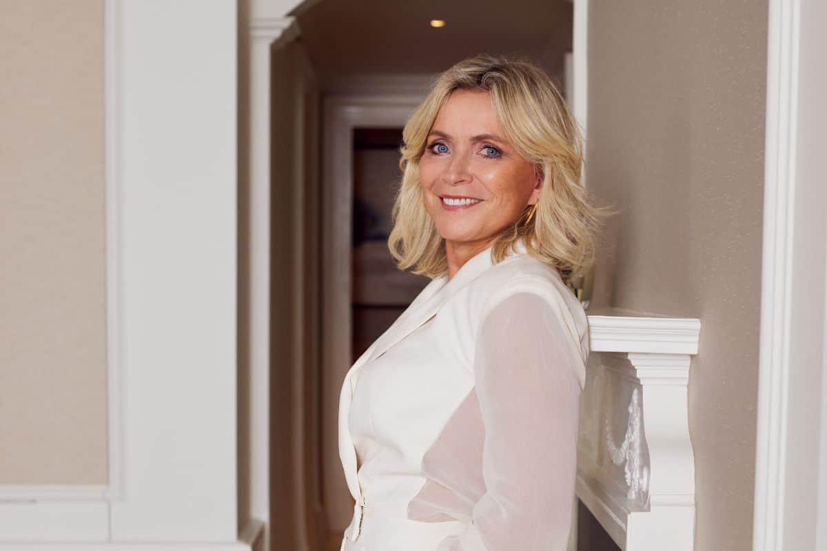 Margaret Dabbs OBE 1200