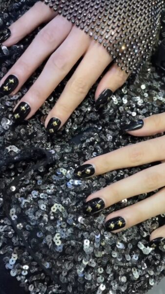 Nails at the Alice + Olivia show, courtesy of team JINsoon. Image: @jinsoon