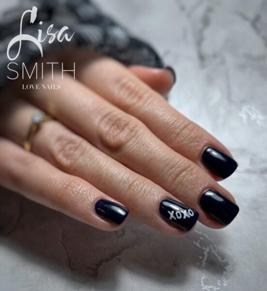 Lisa Smith - Love Nails
