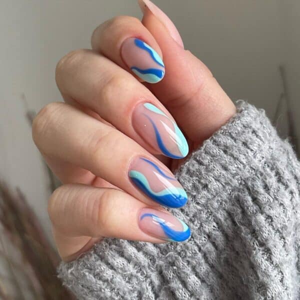 Image courtesy of Instagram.com/thenail_nymph