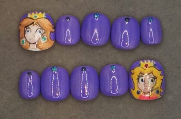 Creative Nails by Loz