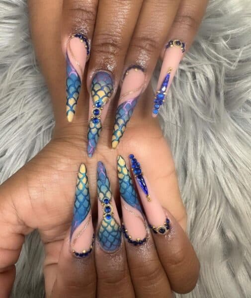 Based in Sacramento, CA, @natomas.nails creates a design for fans of Aquata, Ariel's sister.