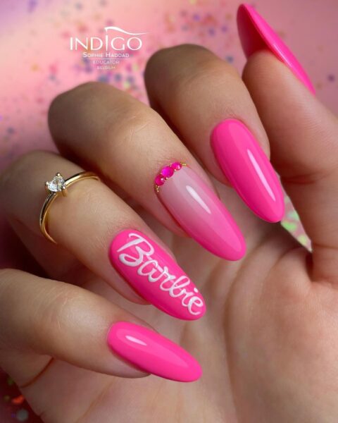 Come on Barbie, let's go party with this nail style by Indigo Nails Belgium educator, @sophistic_ongles.