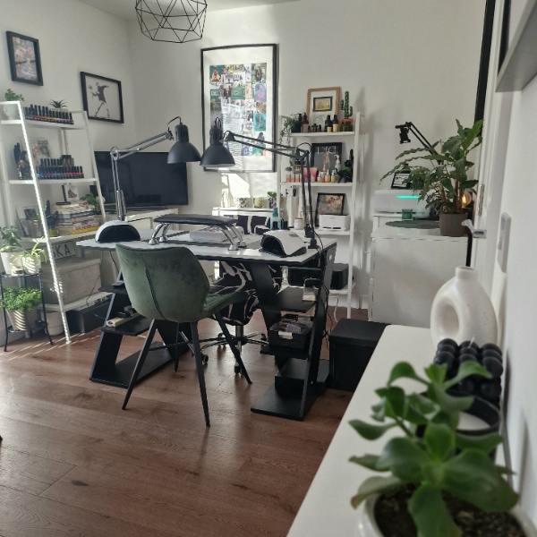 Miska Nails.edinburgh Salon 1