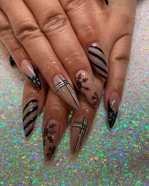 Image courtesy of Instagram.com/nails_by_yunicorn_