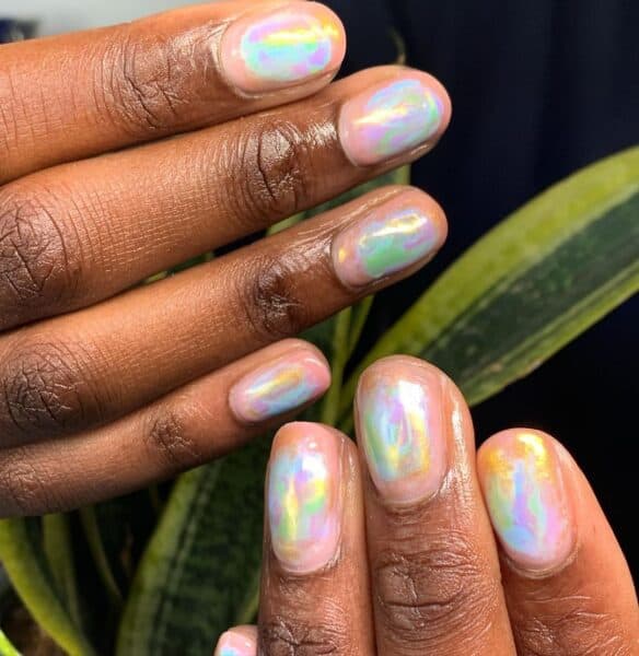 Mesmerising pearly pastels by @freetobeme_beautybristol.