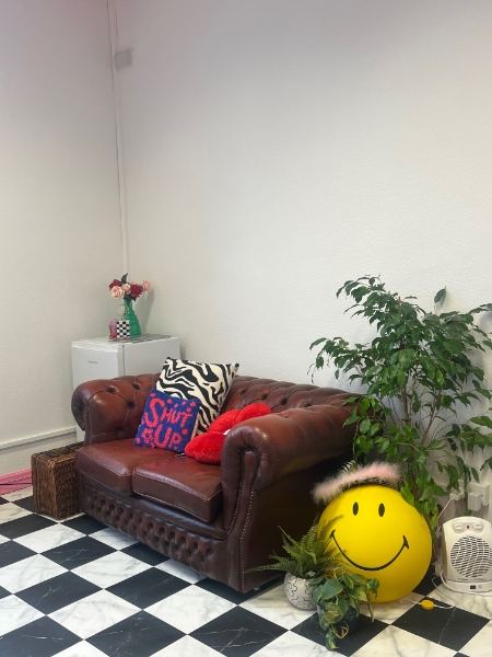 Candy Claws Salon Sofa