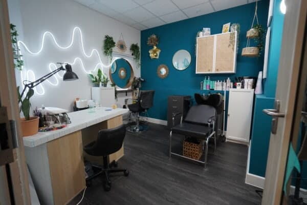 Phenix Salon Suites Hair & Nails