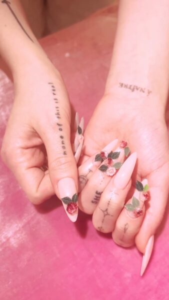 Dove Cameron @painted Lolly