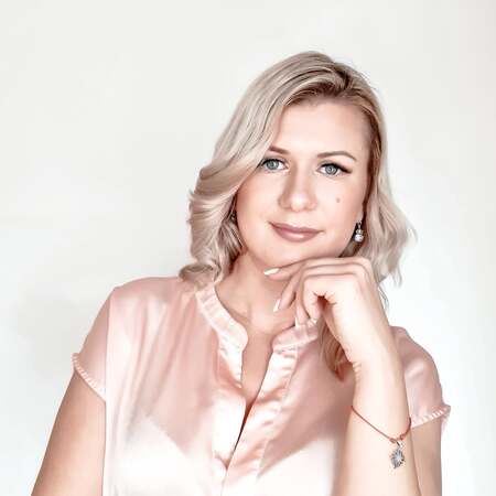 Jurgita Bickevic Crystal Nails