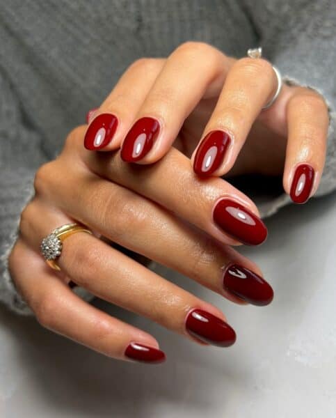 Image courtesy of Instagram.com/learnahstarbuck_nailartist