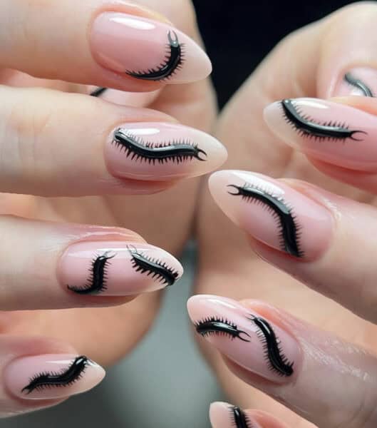 Image courtesy of Instagram.com/thenailscoven