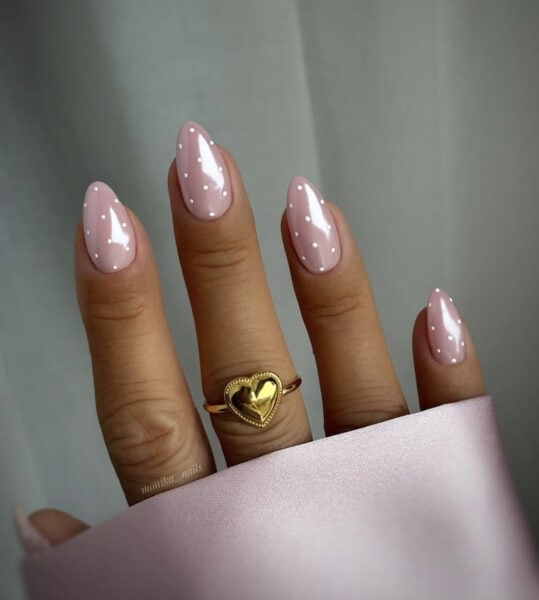 Image courtesy of Instagram.com/monika__nails