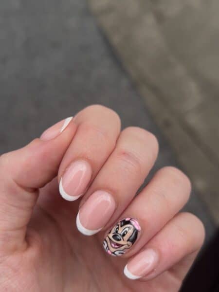 Courtneyolivianailartist