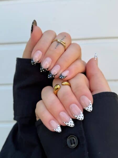 Charlotteellennails