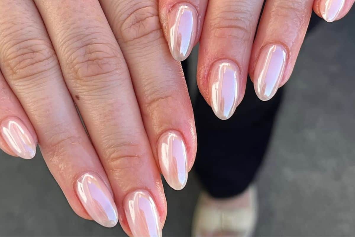 Glass nails by @paintedbyloz