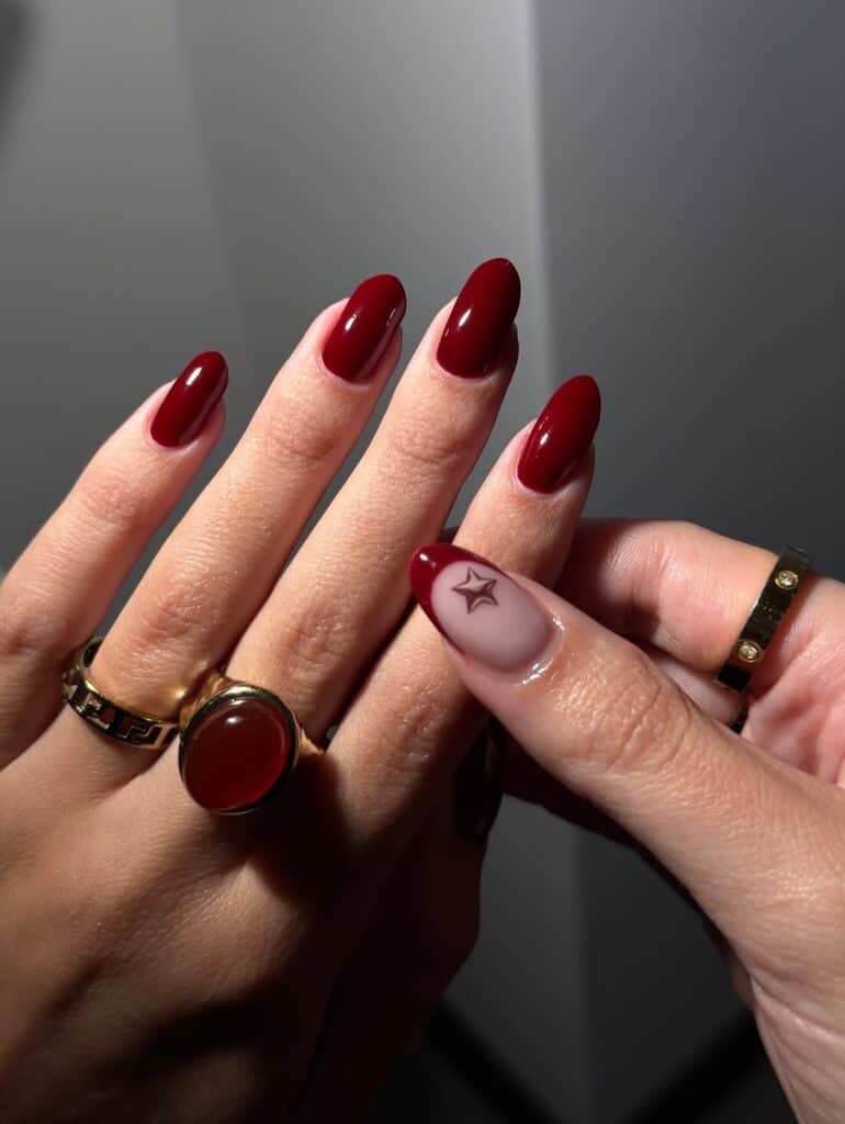 Image courtesy of instagram.com:kuypernailart