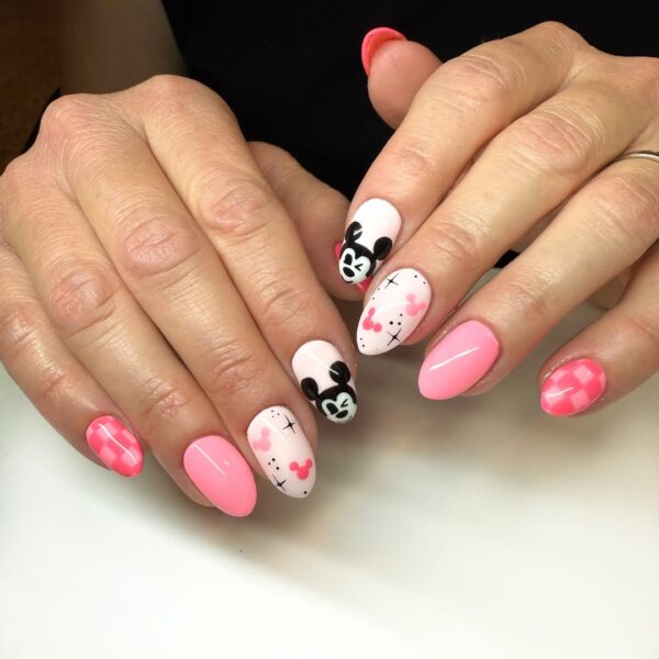 Image courtesy of Instagram.com/nails.byliz