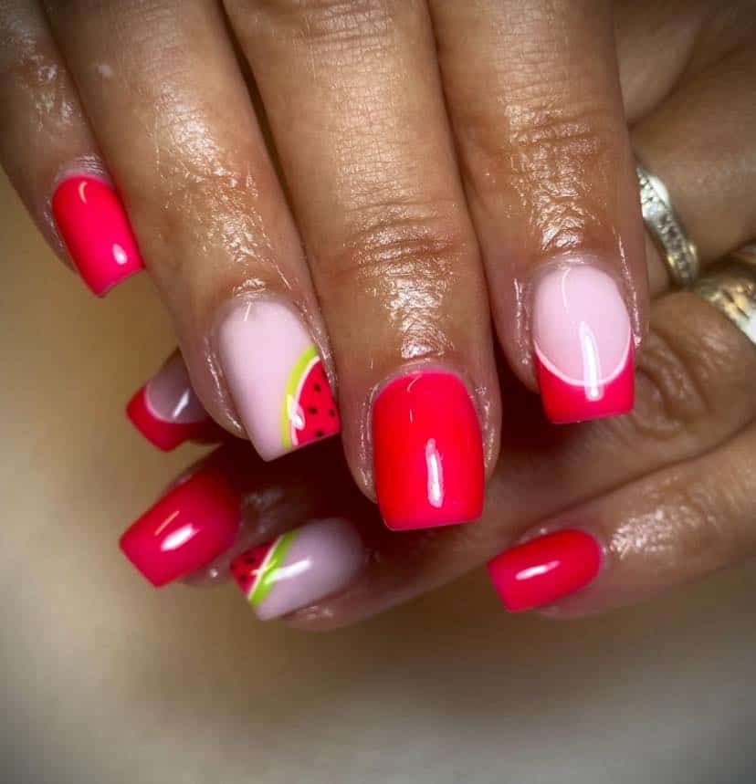 Image courtesy of instagram.com:kimberleyjanenails beauty