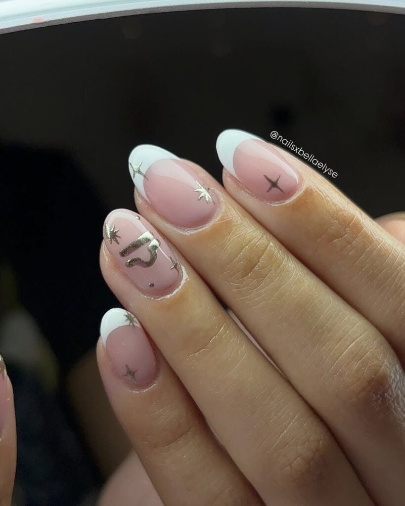 Image courtesy of instagram.com:nailsxbellaelyse