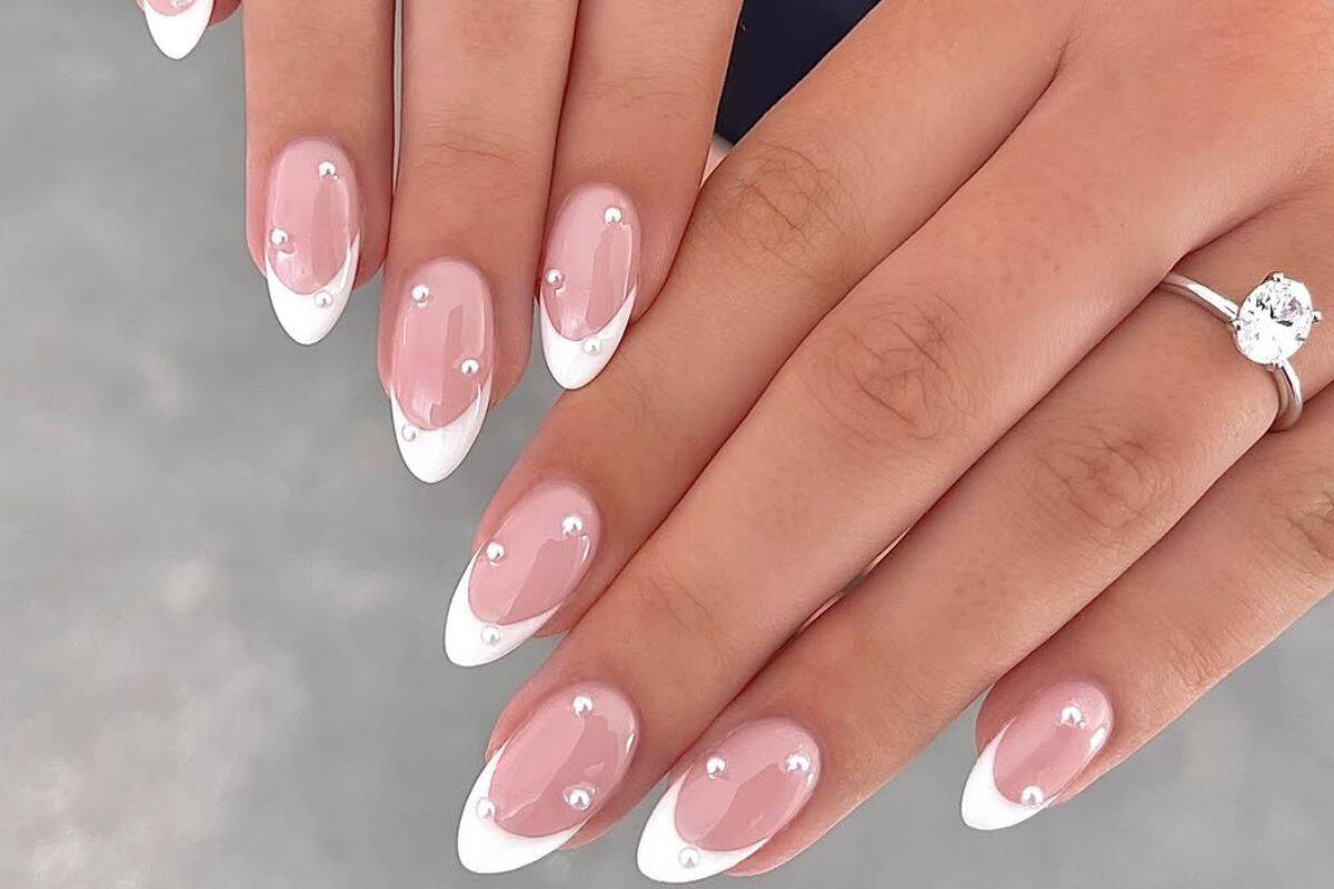 Image courtesy of Instagram.com/peachinails