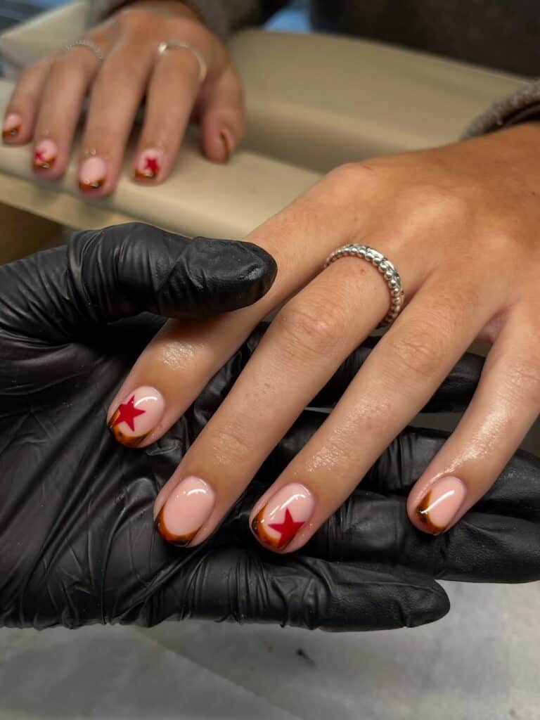 Image courtesy of instagram.com:nailssbylizzy