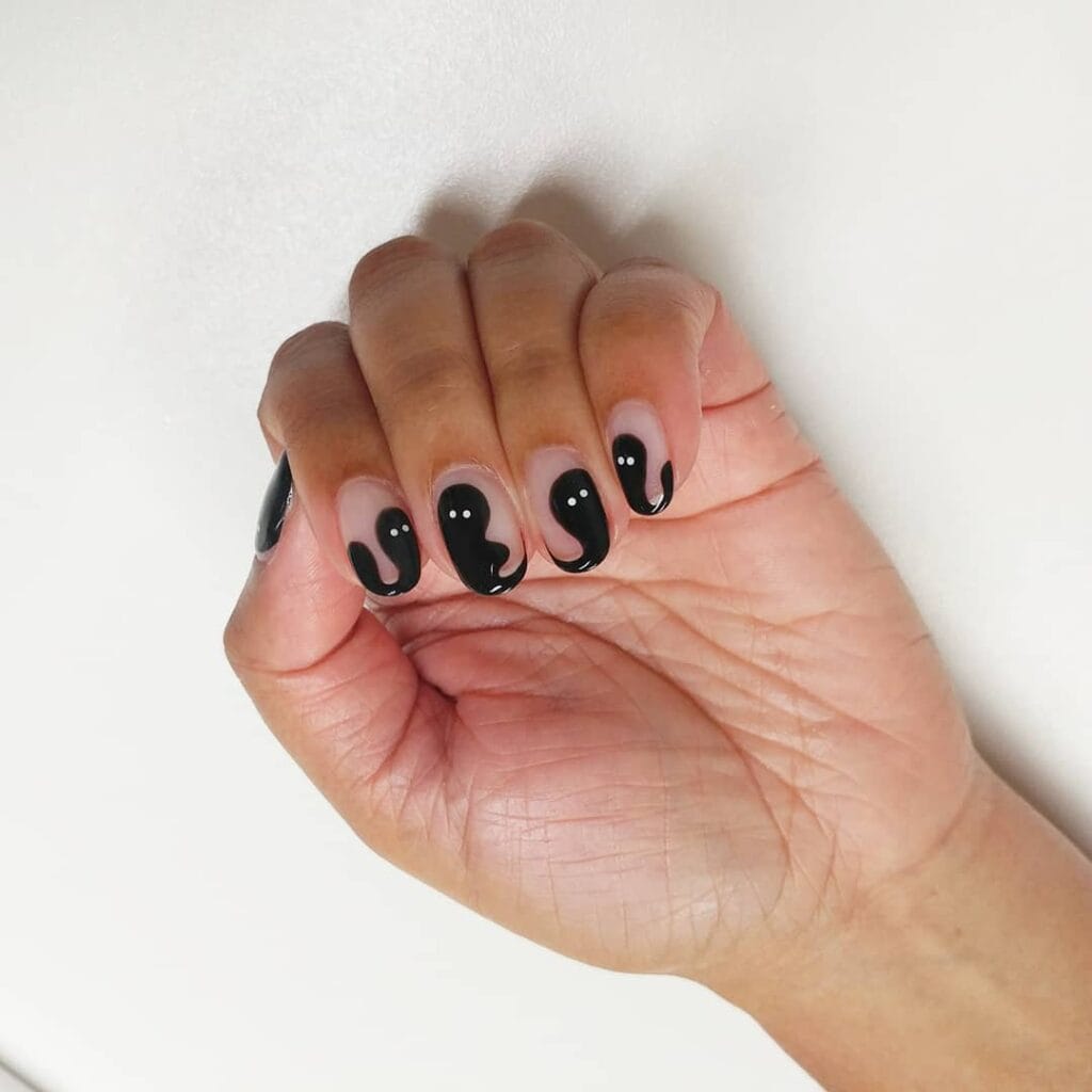 Image courtesy of instagram.com:the.nailatelier