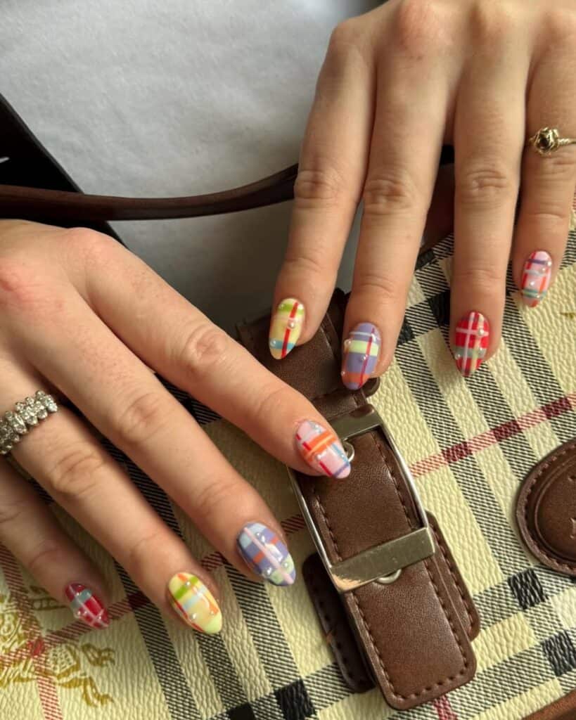 Image courtesy of instagram.com:thenicenailsclub