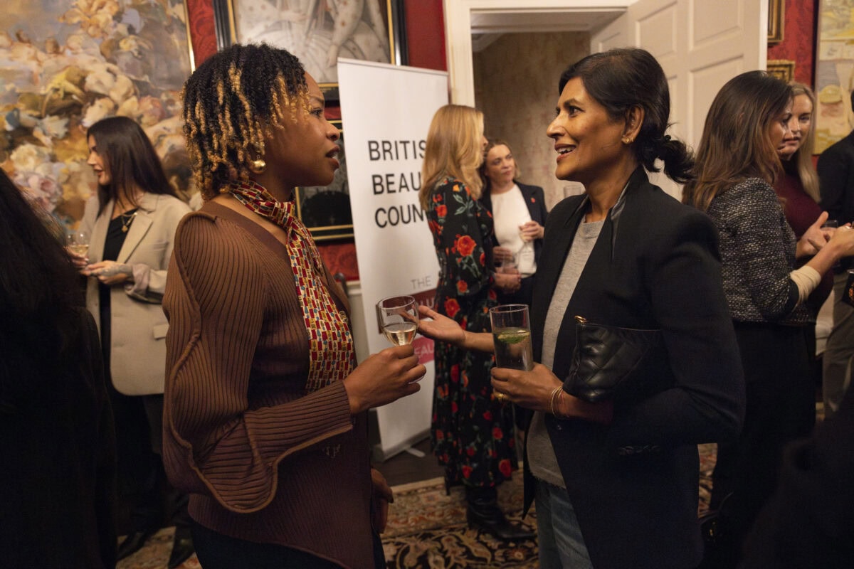 Photo 05 11 2025, 18 19 00 copy