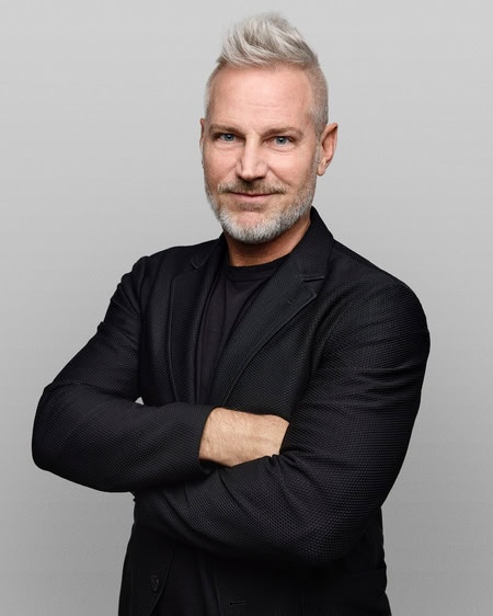 Startouchagency tombachik 01jpg