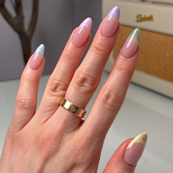 Image courtesy of Instagram.com/jessicawhitenailartist